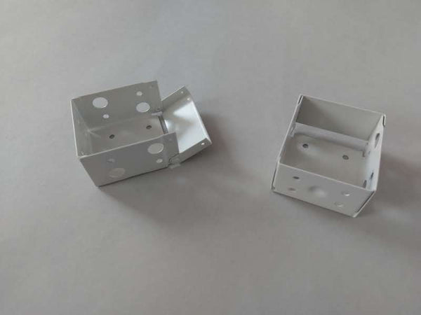 Universal Steel Powder Coated Side Brackets for 50mm x 58mm Wood and Metal Venetian Blinds - Pack of 50 - www.mydecorstore.co.uk